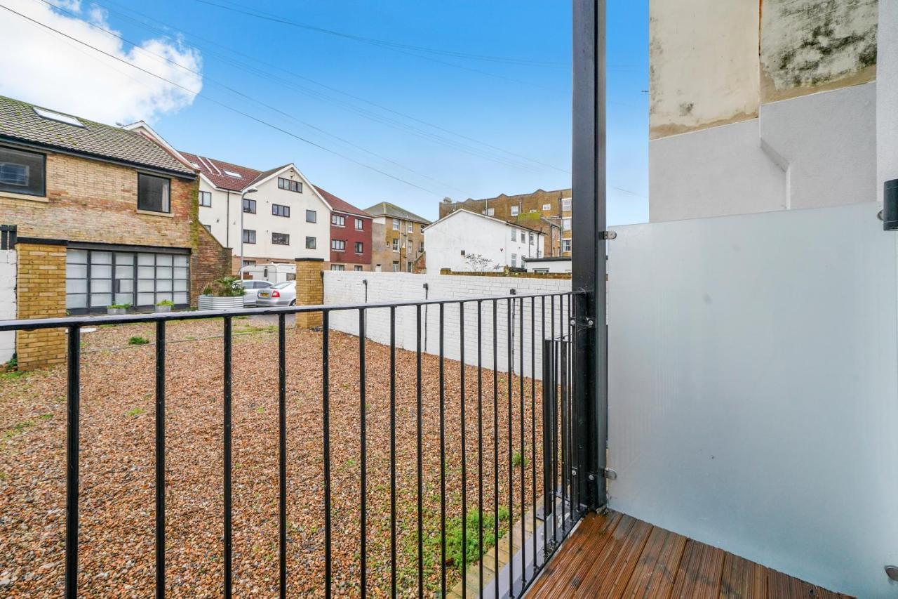 Apartment Lovely 2 With Balcony Margate